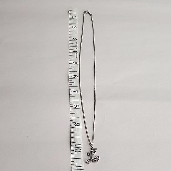 Avon "L" Initial Silver Tone Necklace - Picture 3 of 5